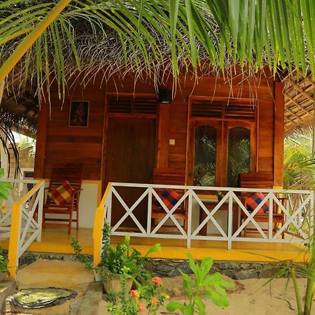 Gems Garden Guest House Tangalle Exterior photo