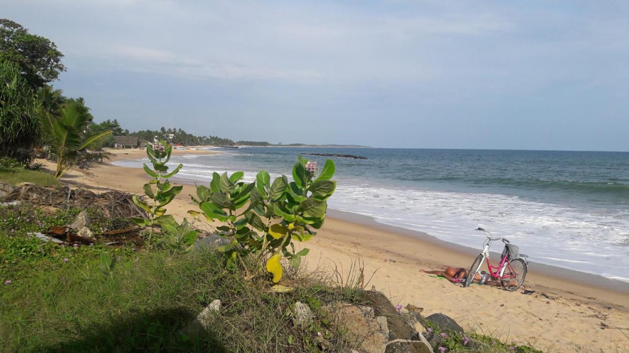 Gems Garden Guest House Tangalle Exterior photo